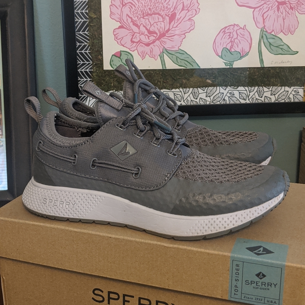 Sperry tennis shoes
